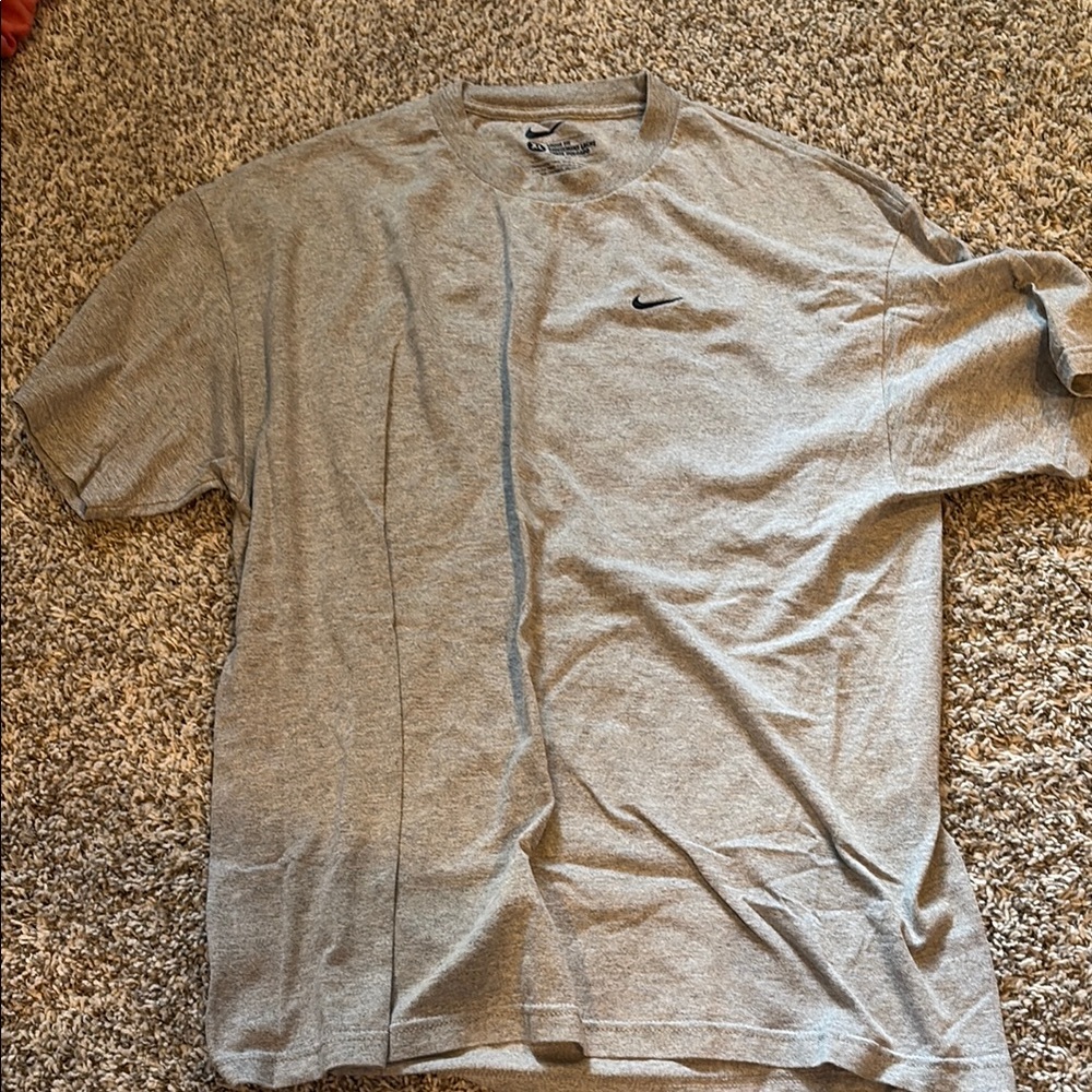 Men's Nike Loose Fit Heather Grey Tee